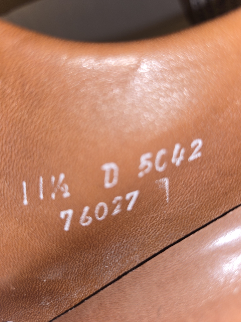 Allen Edmonds Men's Traveler Brown Leather Lace-up Shoes - Picture 12 of 14